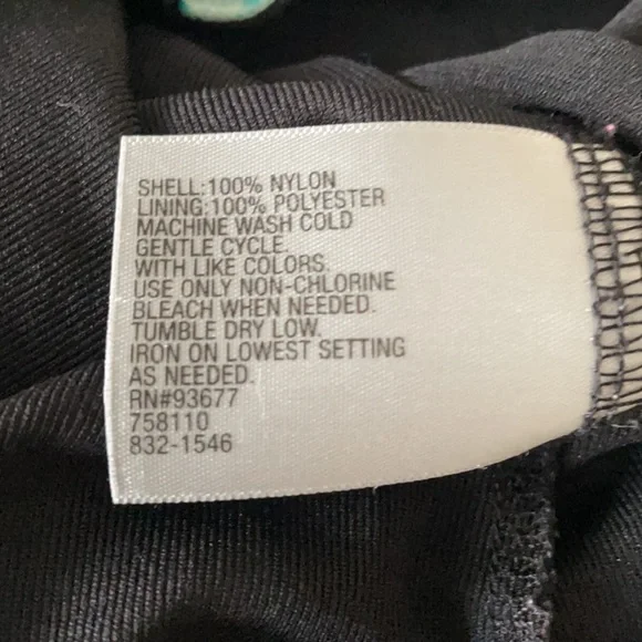 Worthington Woman’s Capped Sleeve Top Size Medium - Picture 8 of 8